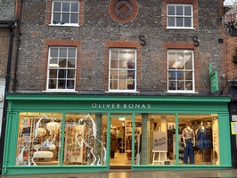Oliver_Bonas .. Fashion, Jewellery, Homeware & Gifts